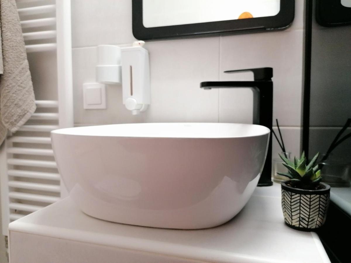 Athens Pangrati Modern Apt 10Min To Metro المظهر الخارجي الصورة